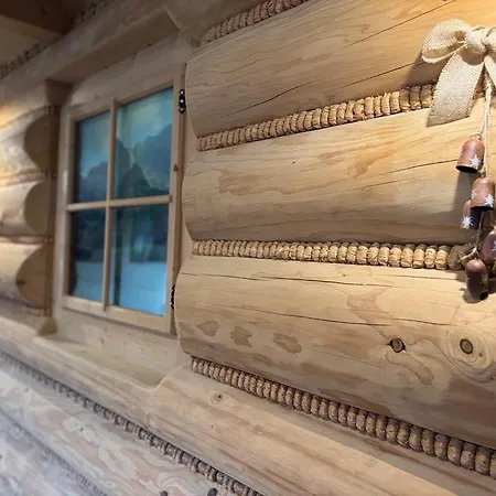 Pod Strzechą Domek alpejski